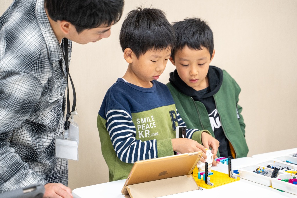ロボ団高岡校のカウンセリング型・共感型レッスン:子どもの主体性を育むコミュニケーション